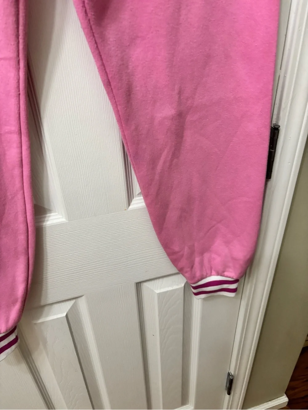 Barbie Pink Fleece Jogger Sweatpants Heart Graphic Stripe Cuff Size Large
